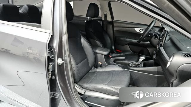 Kia The New K3 2nd generation 2021 Серый из Кореи, фото 3