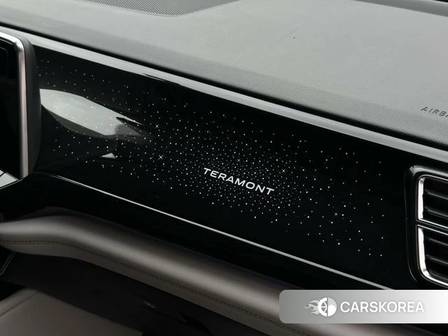 Volkswagen Tourang 2023 Черный из Китая, фото 3