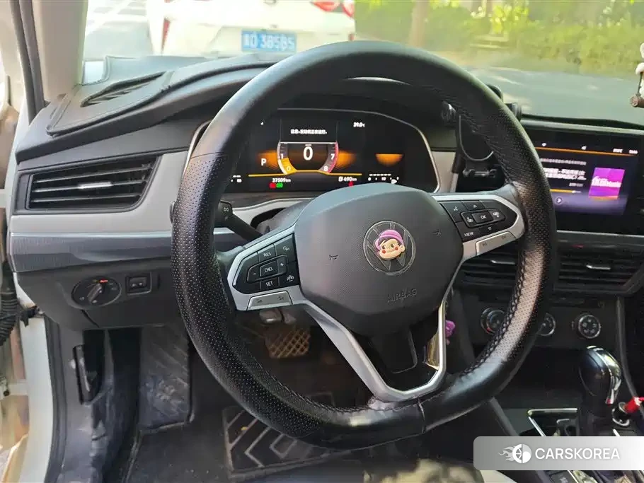 Volkswagen Bora 2023 Белый из Китая, фото 3