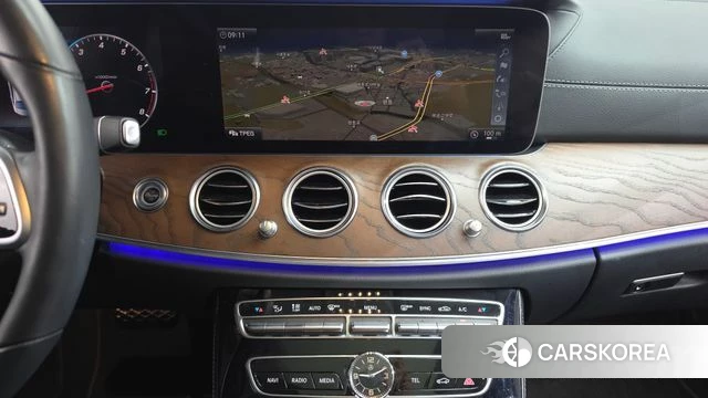 Mercedes-Benz E-Class W213 2019 Белый из Кореи, фото 3