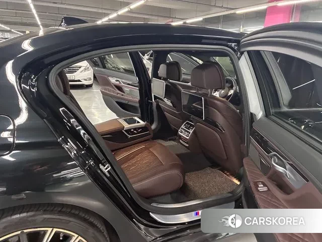 BMW 7 Series (G11) 2020 Черный из Кореи, фото 3