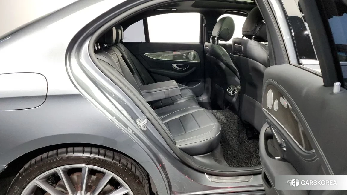 Mercedes-Benz E-Class W213 2019 Серый из Кореи, фото 3