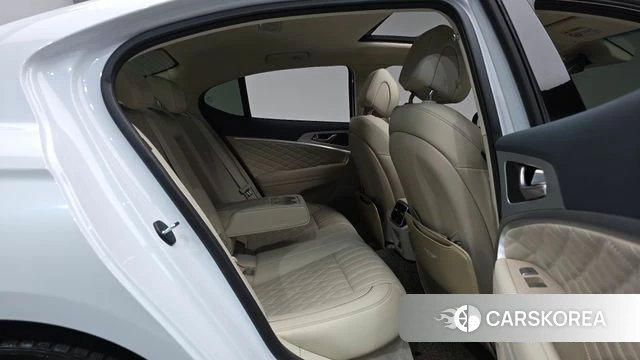 Genesis The New G70 2023 Белый из Кореи, фото 3