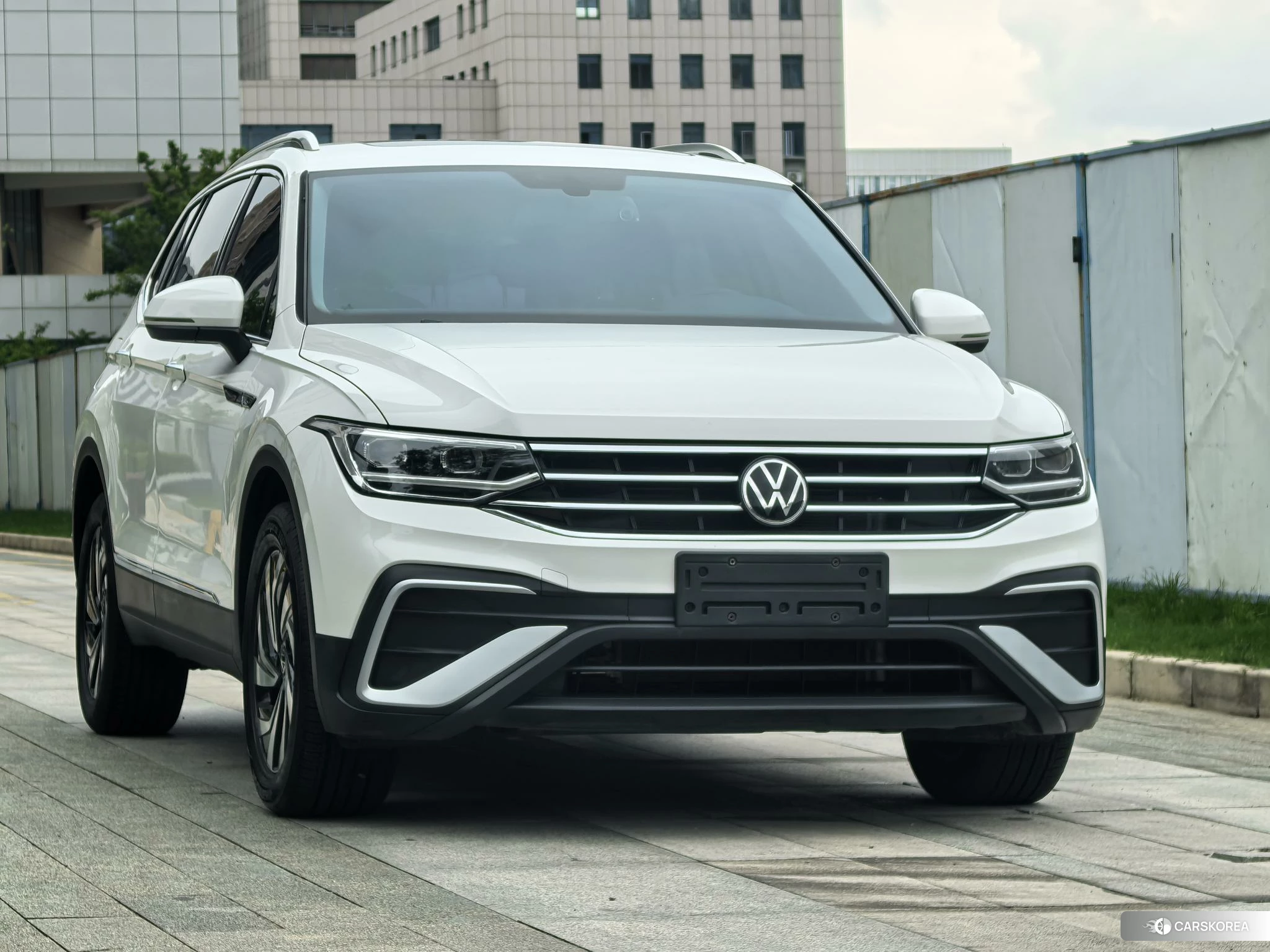 Volkswagen Tiguan L 2021 Белый из Китая, фото 3