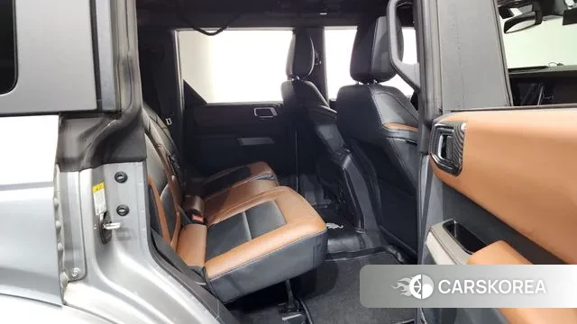 Ford Bronco 6th Generation 2022 Серебряный из Кореи, фото 3