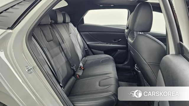 Hyundai Avante (CN7) 2022 Серебристо-серый из Кореи, фото 3