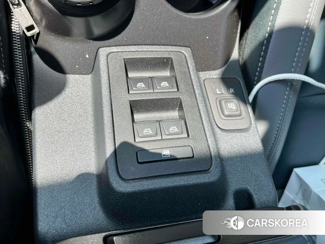 Ford Bronco 6th Generation 2024 Небесно-голубой из Кореи, фото 3