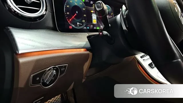 Mercedes-Benz E-Class W213 2022 Черный из Кореи, фото 3