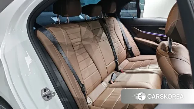 Mercedes-Benz E-Class W213 2022 Белый из Кореи, фото 3