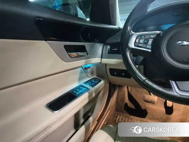 Jaguar XF (X260) 2018 Белый из Кореи, фото 3