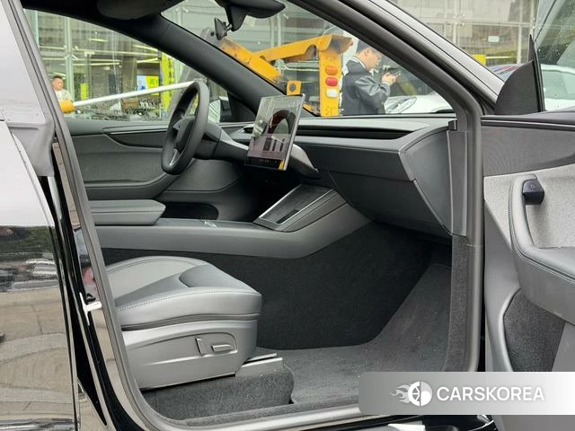 Tesla Model Y 2026 Черный из Китая, фото 3