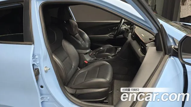 Hyundai Veloster (JS) 2020 Светло-серебряный цвет из Кореи, фото 3