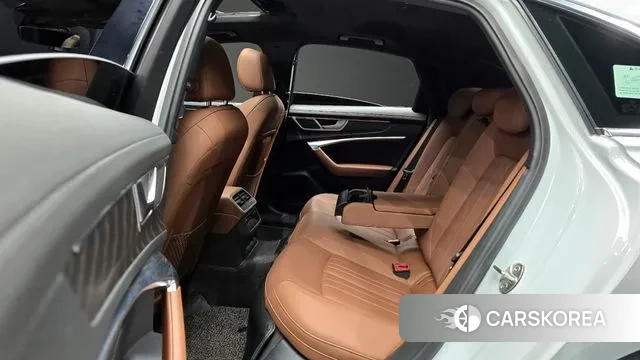 Audi A6 (C8) 2021 Белый из Кореи, фото 3