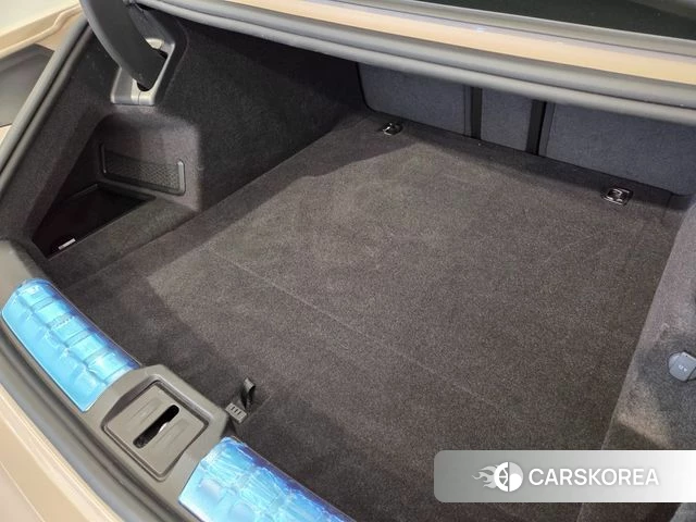 Porsche Taycan 2023 Жемчужный цвет из Кореи, фото 3