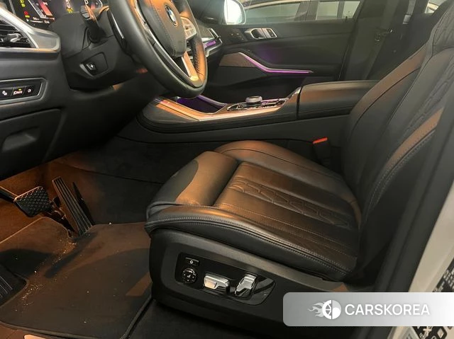 BMW X7 (G07) 2023 Белый из Кореи, фото 3