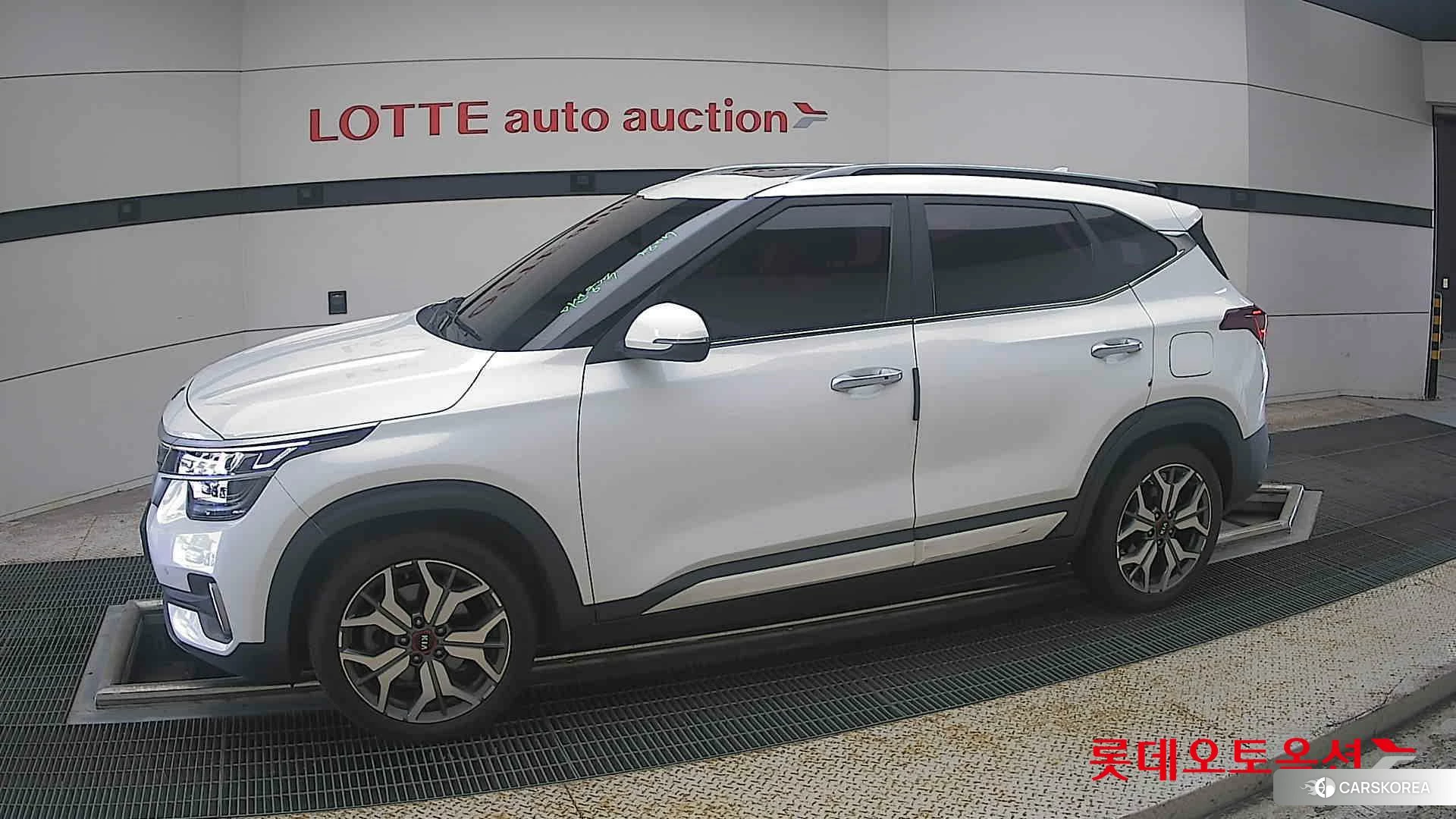 Kia Seltos 2020 Snow White Pearl из Кореи, фото 3