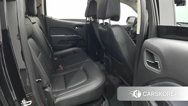 Chevrolet (GM Daewoo) Real New Colorado 2022 Черный из Кореи, фото 3