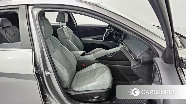 Hyundai The New Avante (CN7) 2023 Серебряный из Кореи, фото 3