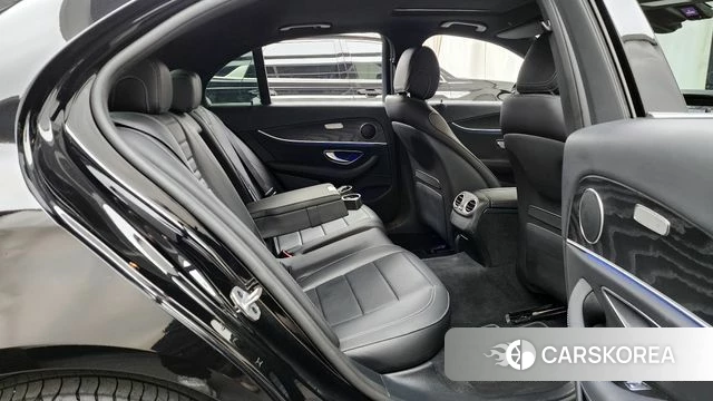 Mercedes-Benz E-Class W213 2023 Черный из Кореи, фото 3