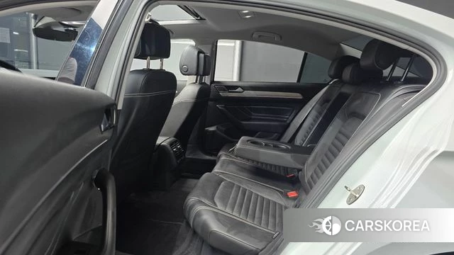 Volkswagen Passat GT (B8) 2021 Белый из Кореи, фото 3