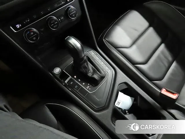 Volkswagen Tiguan second Generation 2020 Серый из Кореи, фото 3