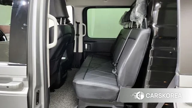 Hyundai Staria 2022 Серебряный из Кореи, фото 3