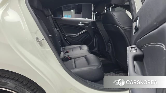 Mercedes-Benz A-Class W176 2018 Белый из Кореи, фото 3