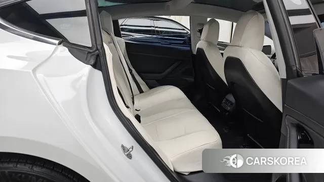 Tesla Model 3 2020 Белый из Кореи, фото 3