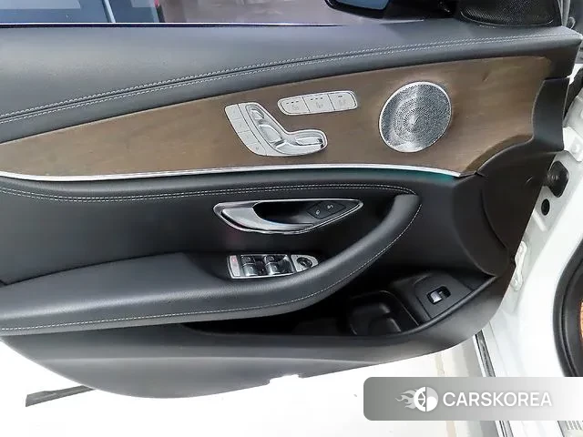 Mercedes-Benz E-Class W213 2018 Белый из Кореи, фото 3