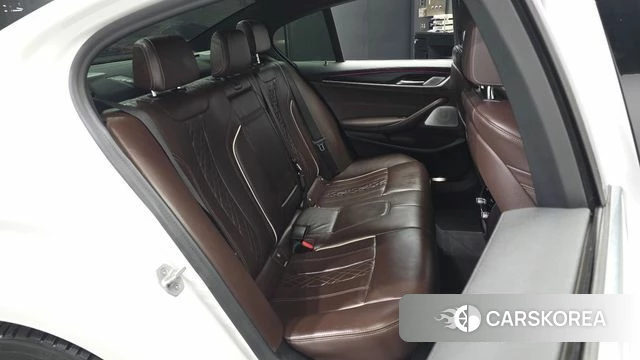 BMW 5 Series (G30) 2021 Белый из Кореи, фото 3