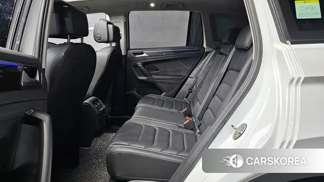 Volkswagen Tiguan second Generation 2022 Белый из Кореи, фото 3