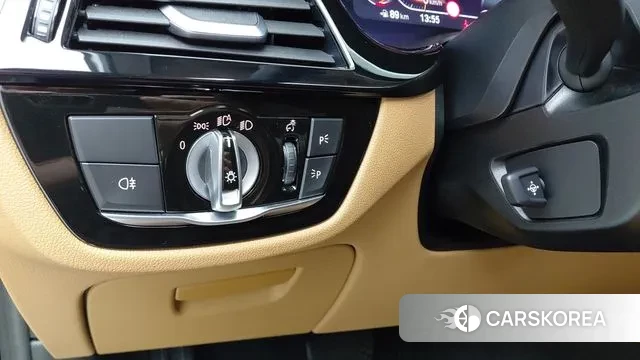 BMW 5 Series (G30) 2023 Черный из Кореи, фото 3