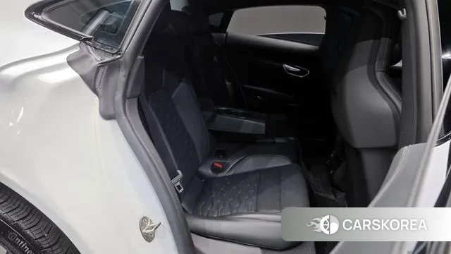 Audi e-Tron GT 2021 Белый из Кореи, фото 3