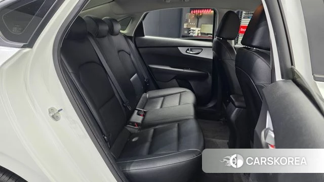 Kia The New K3 2nd generation 2021 Белый из Кореи, фото 3