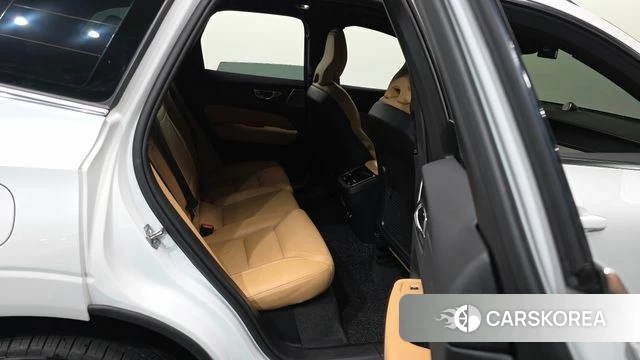 Volvo XC60 second Generation 2019 Белый из Кореи, фото 3