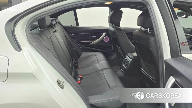 BMW 3 Series (F30) 2018 Белый из Кореи, фото 3