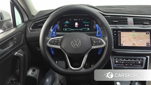 Volkswagen Tiguan Allspace 2023 Белый из Кореи, фото 3