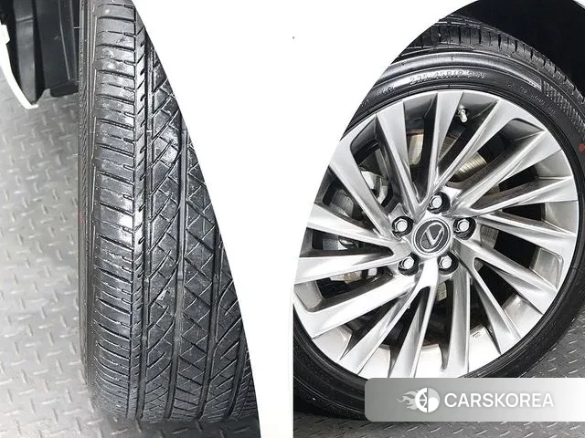 Lexus ES300h 7th generation 2024 Белый из Кореи, фото 3