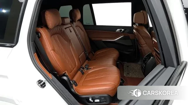 BMW X7 (G07) 2025 Белый из Кореи, фото 3