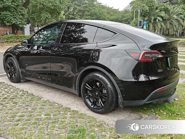 Tesla Model Y 2023 Черный из Китая, фото 3