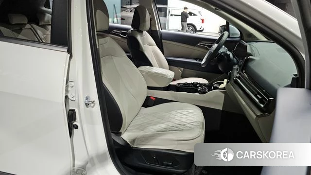 Kia Sportage 5th Generation 2023 Белый из Кореи, фото 3