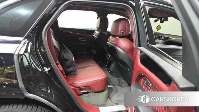 Bentley Bentayga 2023 Черный из Кореи, фото 3