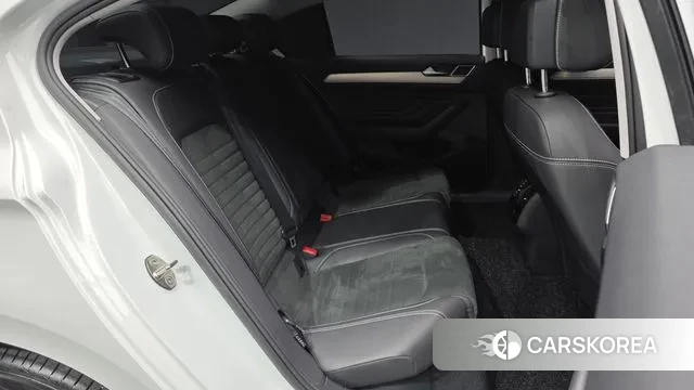 Volkswagen Passat GT (B8) 2022 Белый из Кореи, фото 3