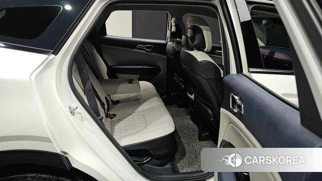 Kia Sportage 5th Generation Hybrid 2022 Белый из Кореи, фото 3