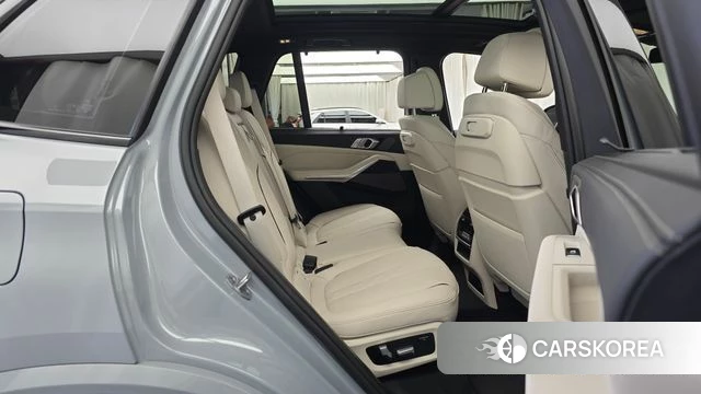 BMW X5 (G05) 2025 Серебристо-серый из Кореи, фото 3