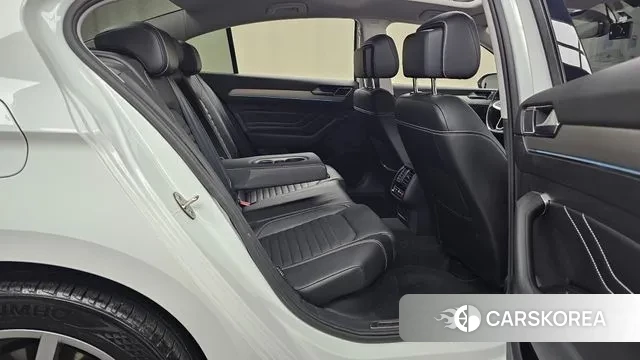 Volkswagen Passat GT (B8) 2022 Белый из Кореи, фото 3