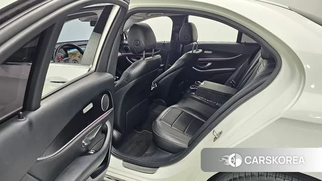 Mercedes-Benz E-Class W213 2018 Белый из Кореи, фото 3