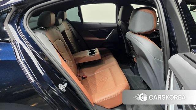 BMW i5 (G60) 2024 Черный из Кореи, фото 3