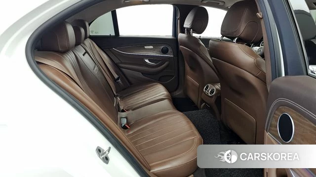 Mercedes-Benz E-Class W213 2020 Белый из Кореи, фото 3