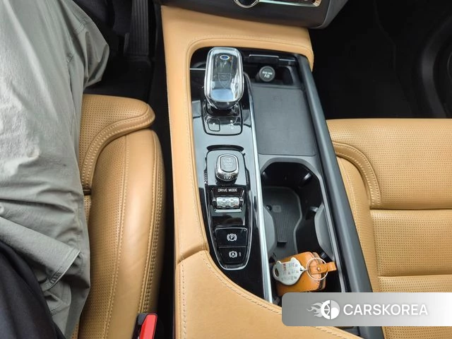 Volvo XC90 second Generation 2021 Белый из Кореи, фото 3